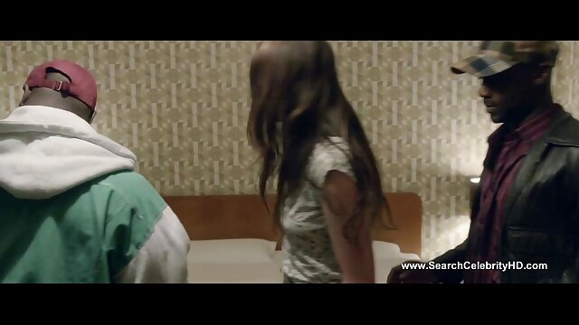 Bondaged วีดีโอ เอ๊ก ฟรี sexpot กับหัวนมใหญ่พยายามจะหนี