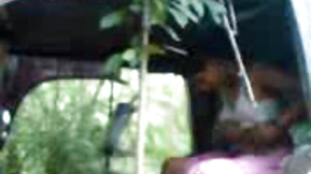 นังตัวเมียสกปรกทั้งหมดถูกกระแทกอย่างหนักในคลับ วีดีโอ โป
