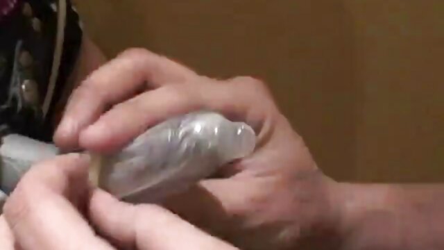 ปาร์ตี้เปียกกับลูกไก่ busty วีดีโอ โปี กลายเป็นสนุกสนานกันอย่างเป็นบ้าเป็นหลังกลุ่ม
